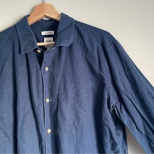 GAP Men’s Navy Blue Button Down